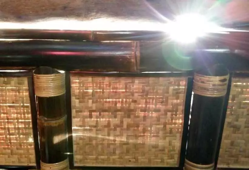 ペンション Pondok Bamboo Sendangsari