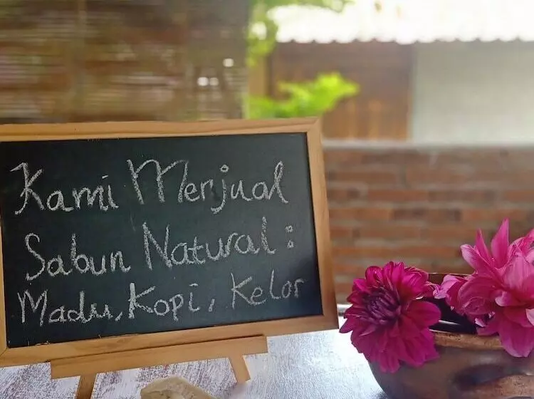 ペンション Pondok Bamboo Sendangsari