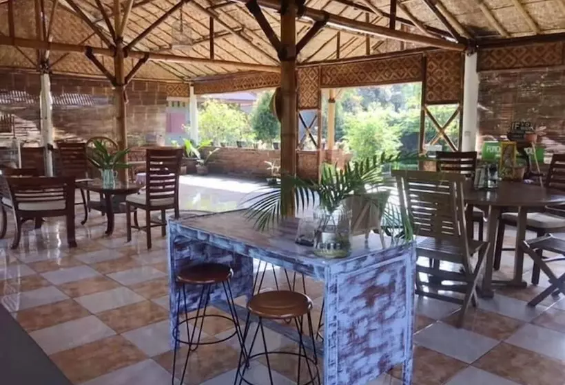 ペンション Pondok Bamboo Sendangsari