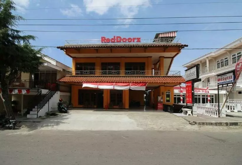 Majatalo Reddoorz Near Sarangan Lake