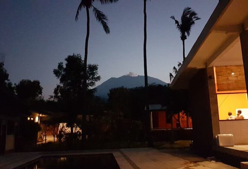 Bali Apnea Club   Hostel