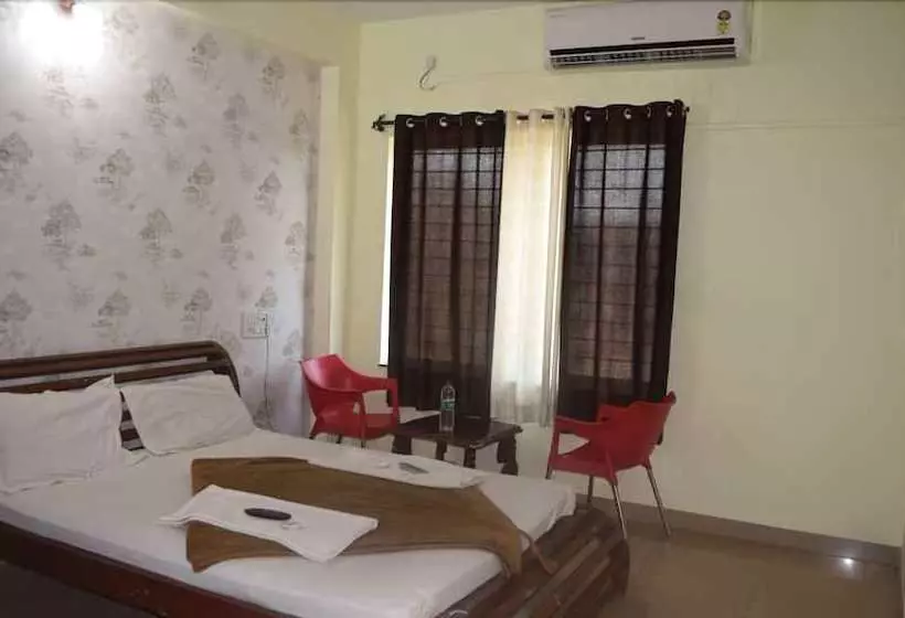 ホテル Ashoka Residency