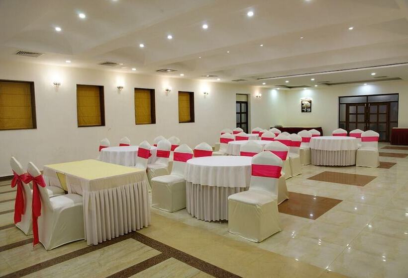 בית מלון כפרי Gargee Gautam Vihar Rajir