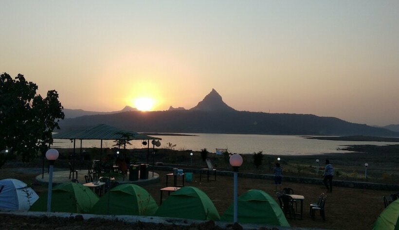 Отель Pavana Lake Camping