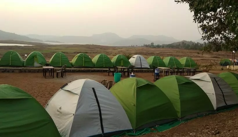 ホテル Pavana Lake Camping