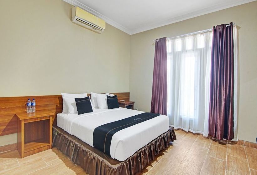 فندق Shafira Syariah By Oyo Rooms