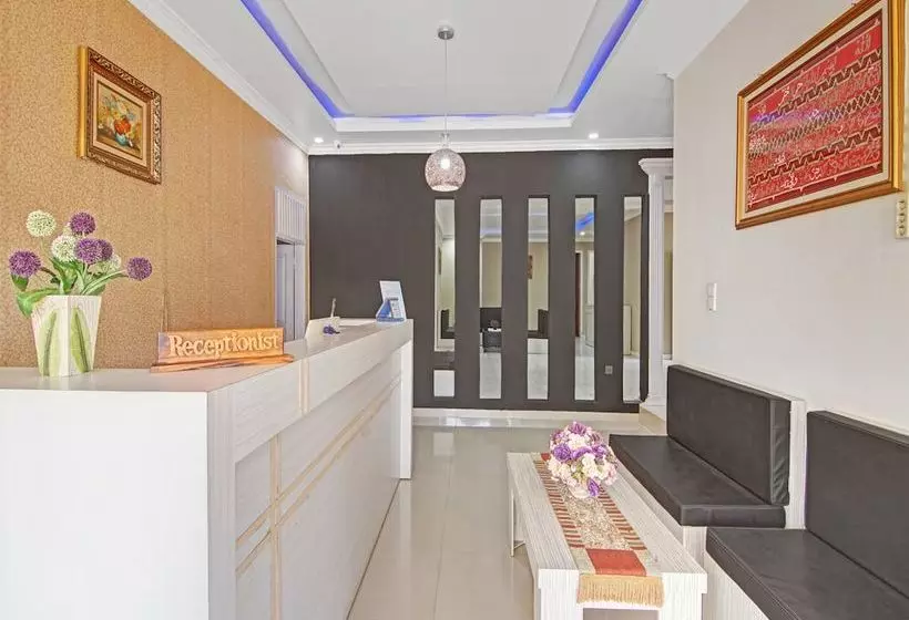 ホテル Shafira Syariah By Oyo Rooms