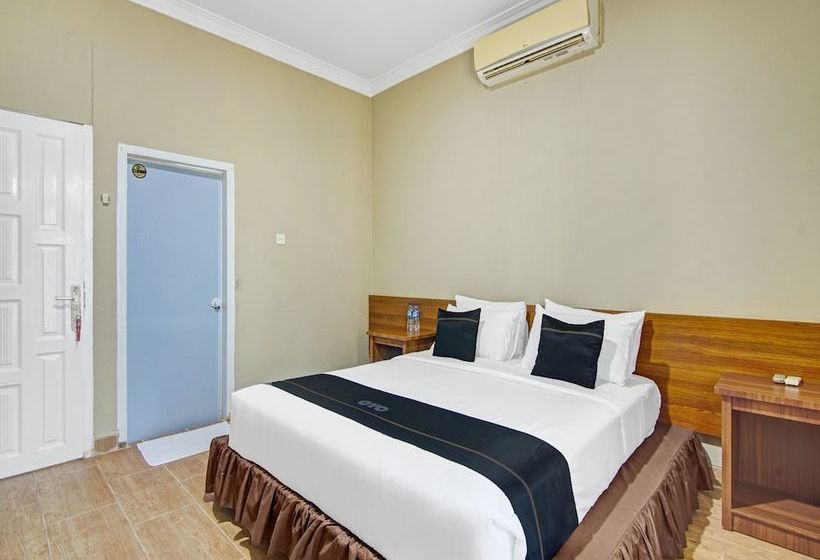 فندق Shafira Syariah By Oyo Rooms