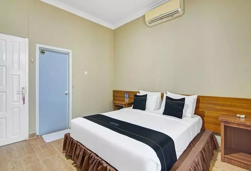 ホテル Shafira Syariah By Oyo Rooms