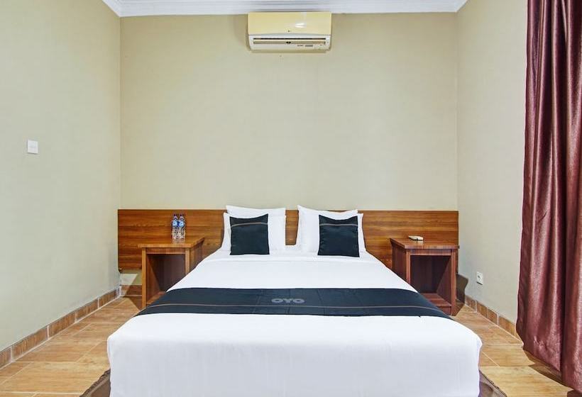 فندق Shafira Syariah By Oyo Rooms