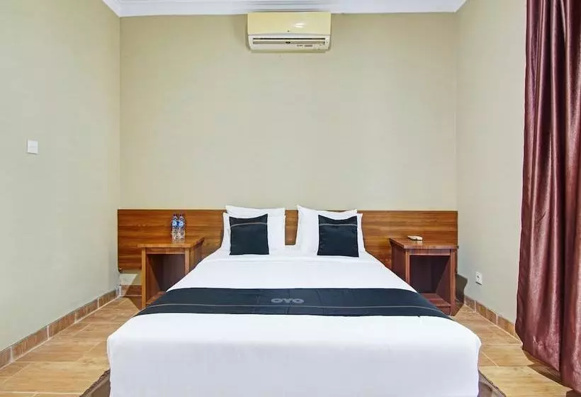 ホテル Shafira Syariah By Oyo Rooms