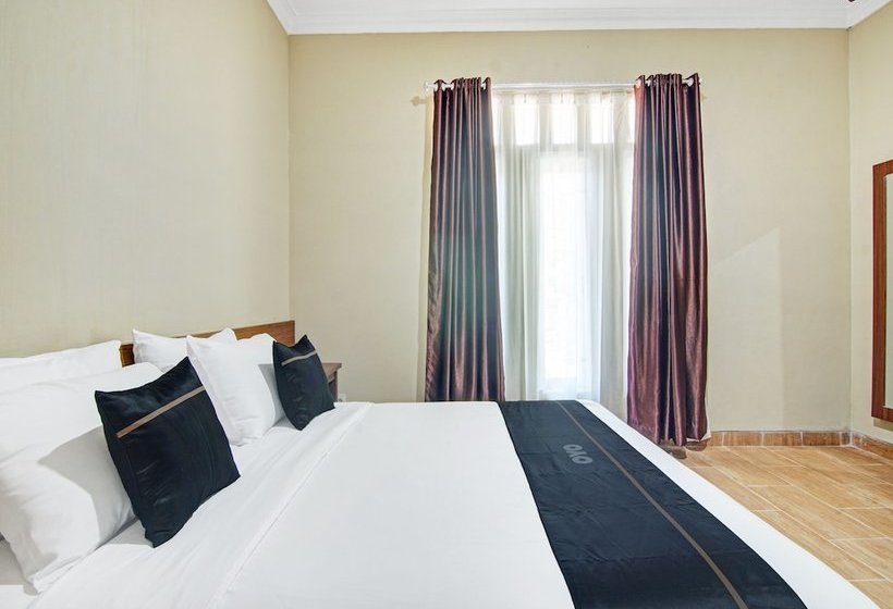 فندق Shafira Syariah By Oyo Rooms