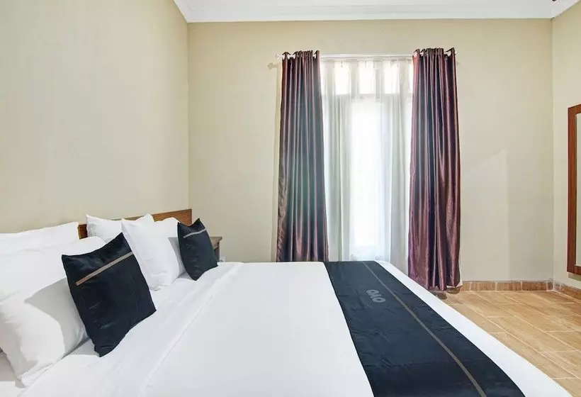ホテル Shafira Syariah By Oyo Rooms