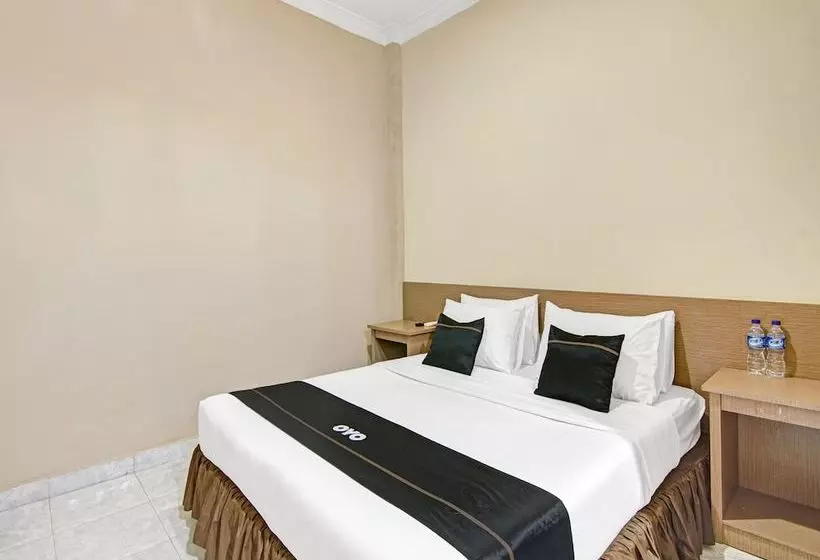 ホテル Shafira Syariah By Oyo Rooms
