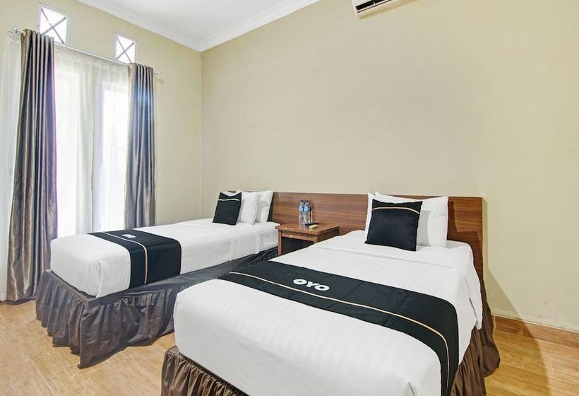 فندق Shafira Syariah By Oyo Rooms