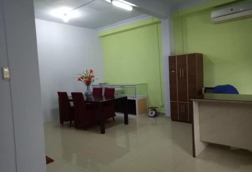 Hotel Tachi Stay Guesthouse Syariah