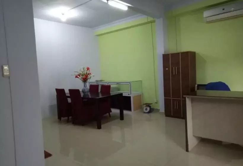 Hotelli Tachi Stay Guesthouse Syariah