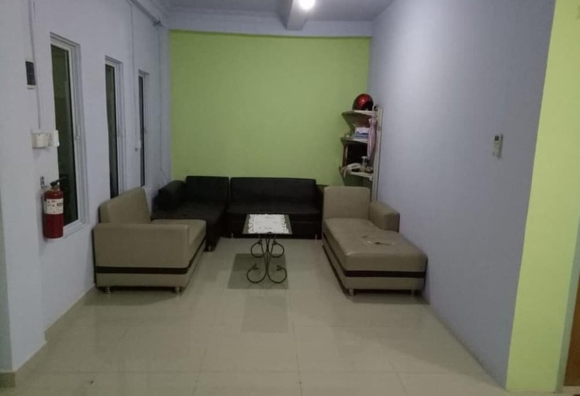 Hotel Tachi Stay Guesthouse Syariah