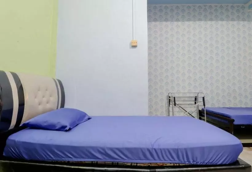 Hotelli Tachi Stay Guesthouse Syariah