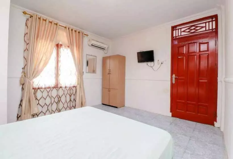 Hotelli Tachi Stay Guesthouse Syariah