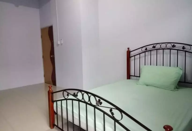 Hotelli Tachi Stay Guesthouse Syariah