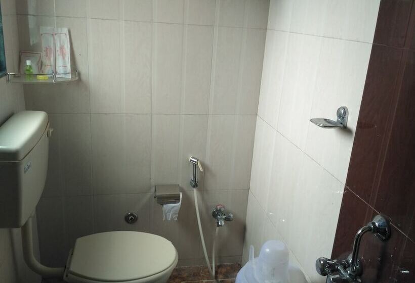 酒店 The Greetings