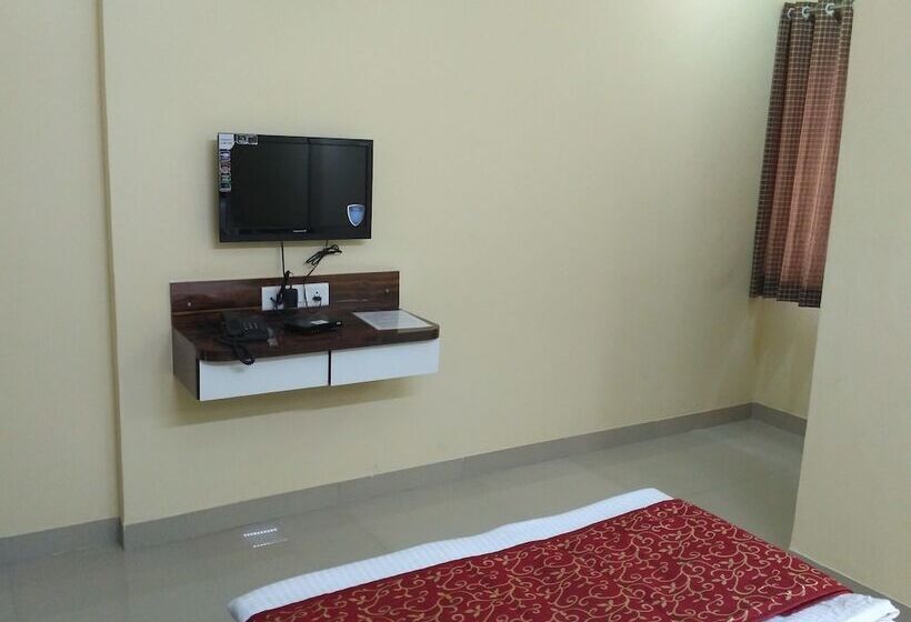 酒店 The Greetings