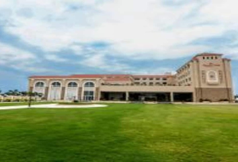 Отель The Roman Park