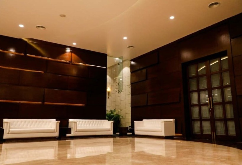 Отель The Roman Park