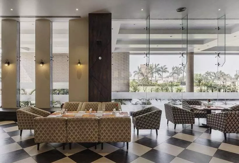 ホテル The Roman Park