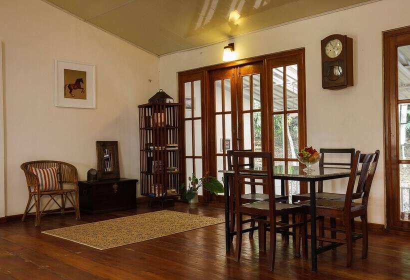 Hotel The Xanadu Frog Hill