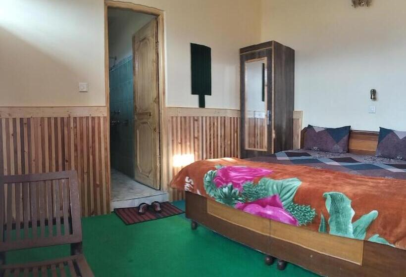 Albergue Lovon Hotel And Restaurant