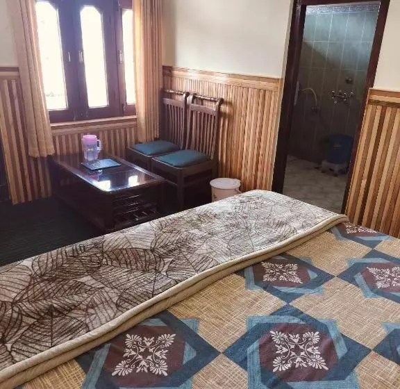 هاستل Lovon Hotel And Restaurant