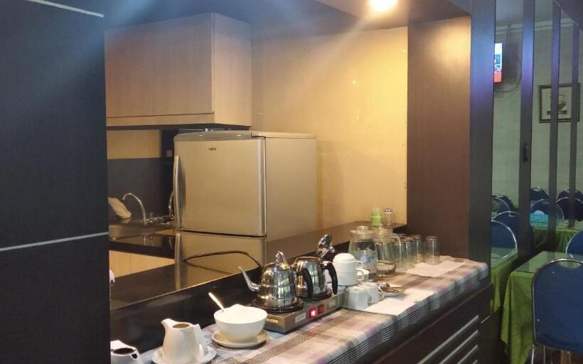 בית מלון כפרי Central City