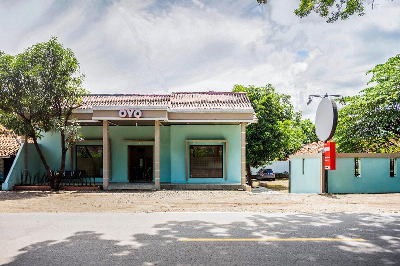 בית מלון כפרי Spot On 2974 Penginapan Roma 88