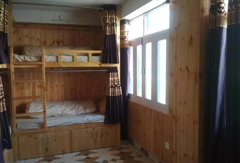 هتل The Alpine Nest