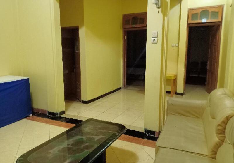 Отель Villa Al Barokah Syariah Family Mitra Reddoorz Near Sarangan Lake