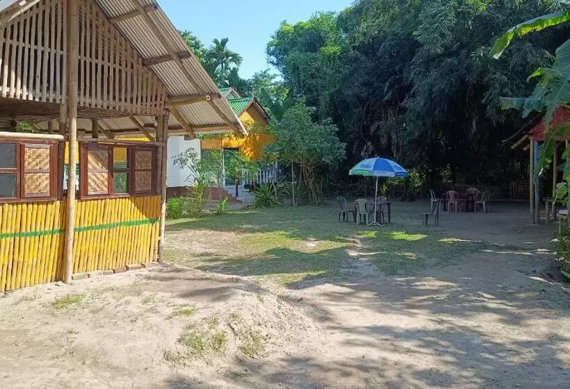 ペンション Jyoti Home Bamboo Garden Lodge