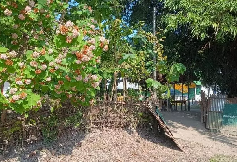 ペンション Jyoti Home Bamboo Garden Lodge