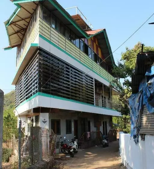 ペンション Shreyas Guest House   Tatkare Villa