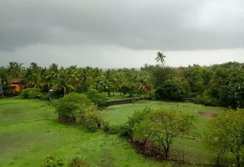 ペンション Shreyas Guest House   Tatkare Villa