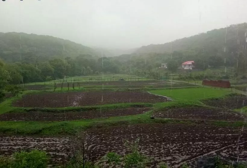 ペンション Shreyas Guest House   Tatkare Villa