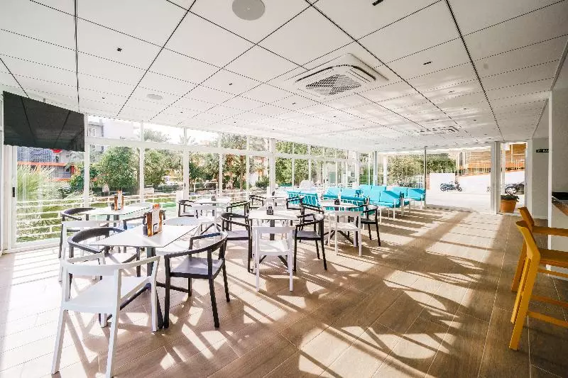 Apartamentos El Faro By Mc