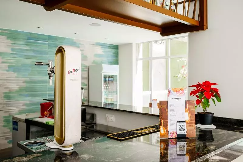 Apartamentos El Faro By Mc