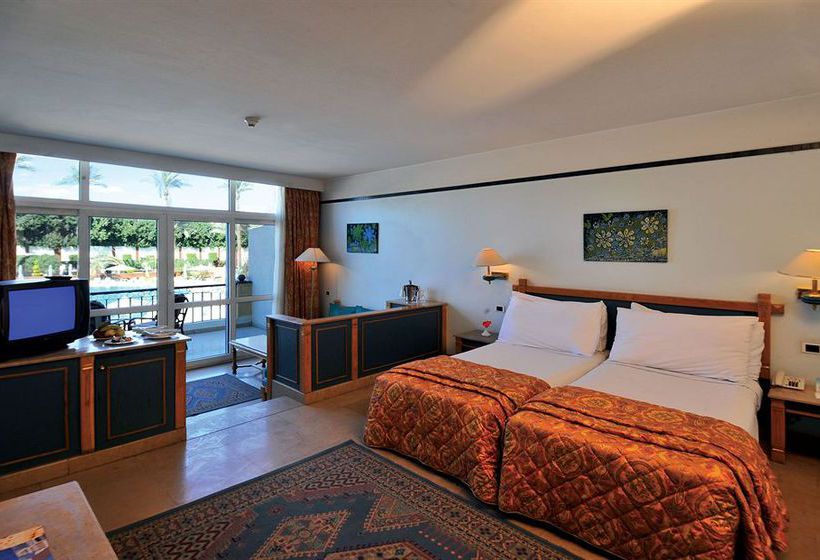 Cataract Pyramids Resort