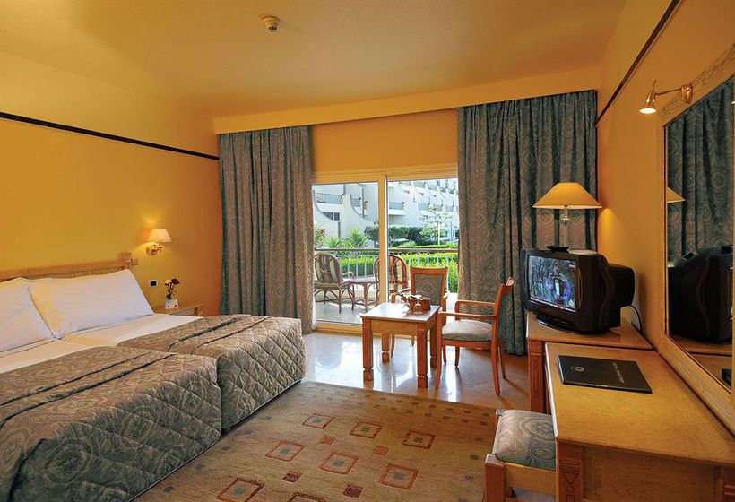 Cataract Pyramids Resort