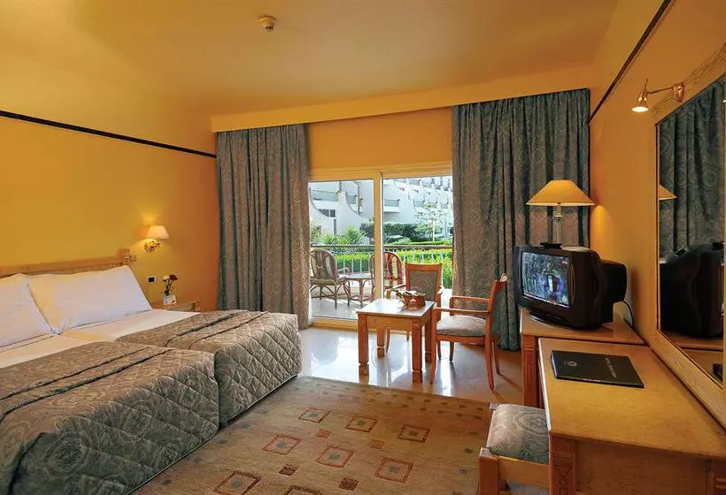 Cataract Pyramids Resort