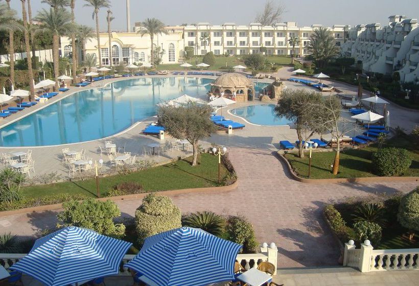 Cataract Pyramids Resort