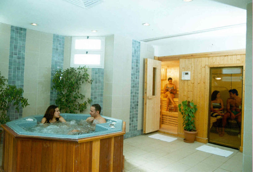 Cataract Pyramids Resort