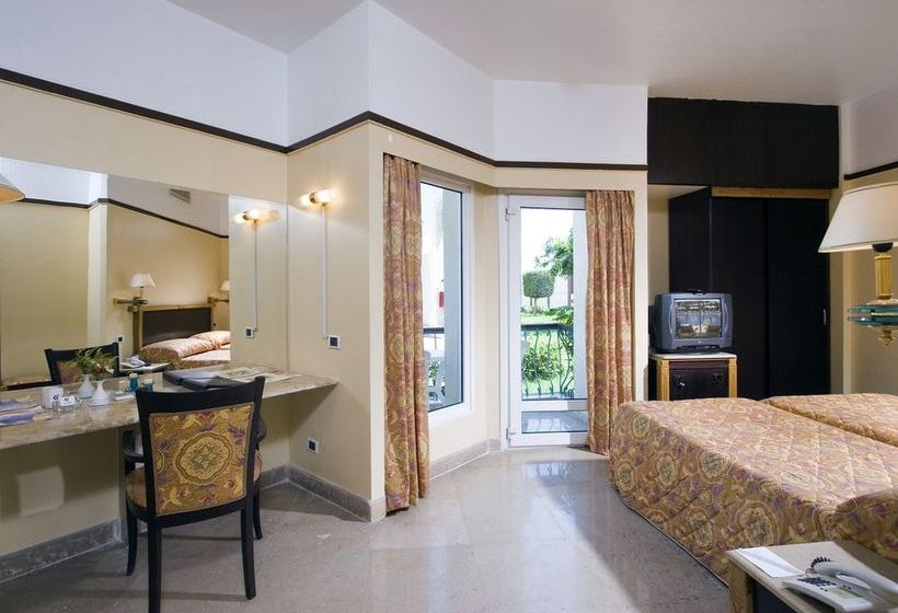 Cataract Pyramids Resort